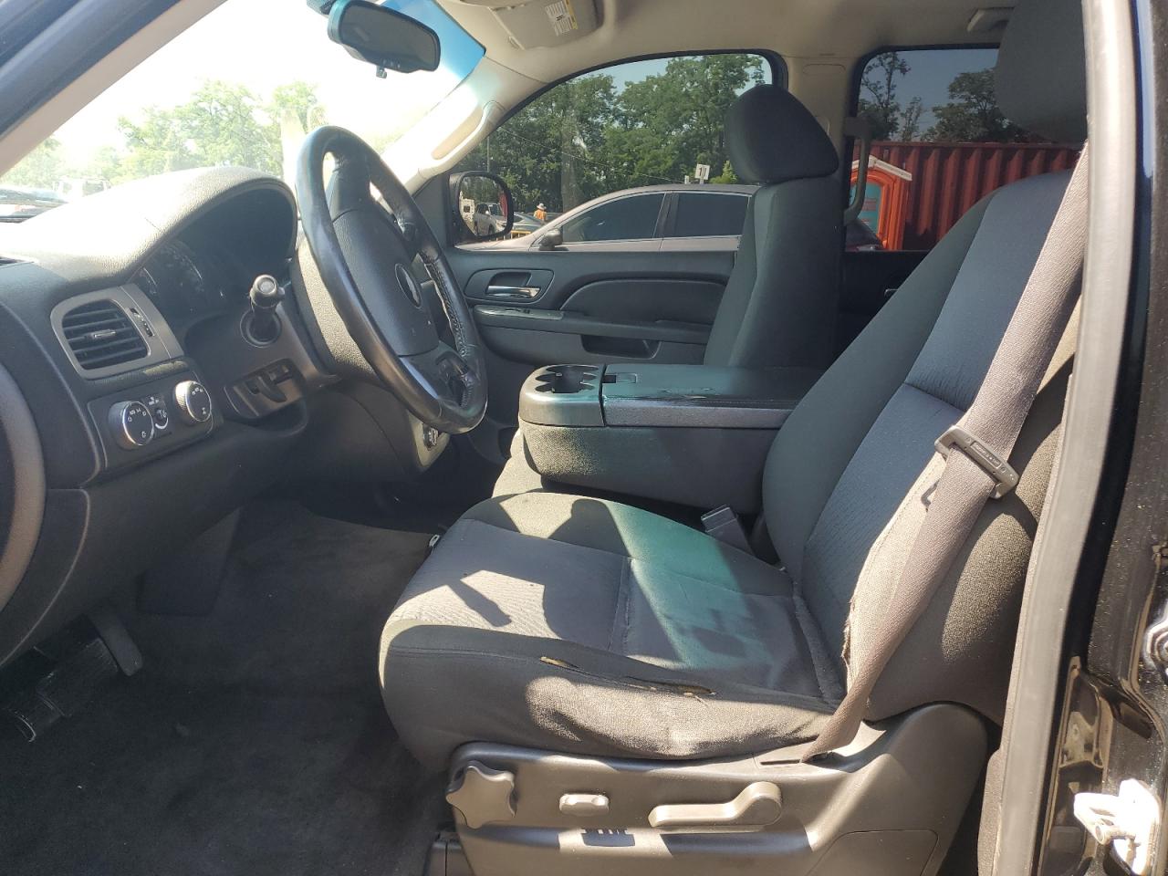 2010 Chevrolet Suburban K1500 Ls VIN: 1GNUKHE30AR129387 Lot: 60620475