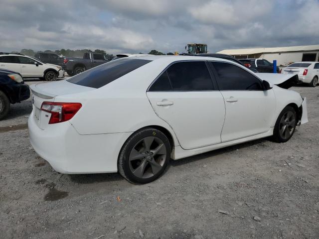 Sedans TOYOTA CAMRY 2012 White