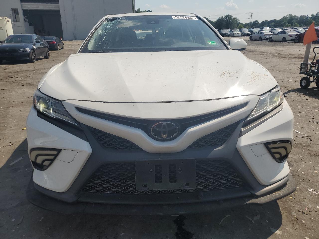 TOYOTA CAMRY 2018 VIN JTNB11HK3J3002418 zdjęcie 5