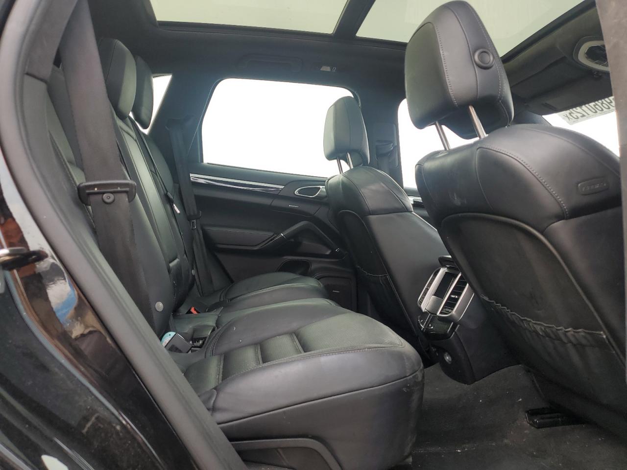 2015 Porsche Cayenne Turbo VIN: WP1AC2A28FLA82086 Lot: 59860125