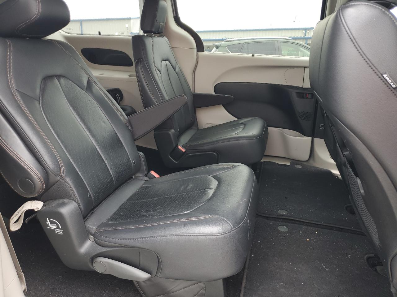 2018 Chrysler Pacifica Touring L VIN: 2C4RC1BG0JR174849 Lot: 62398575