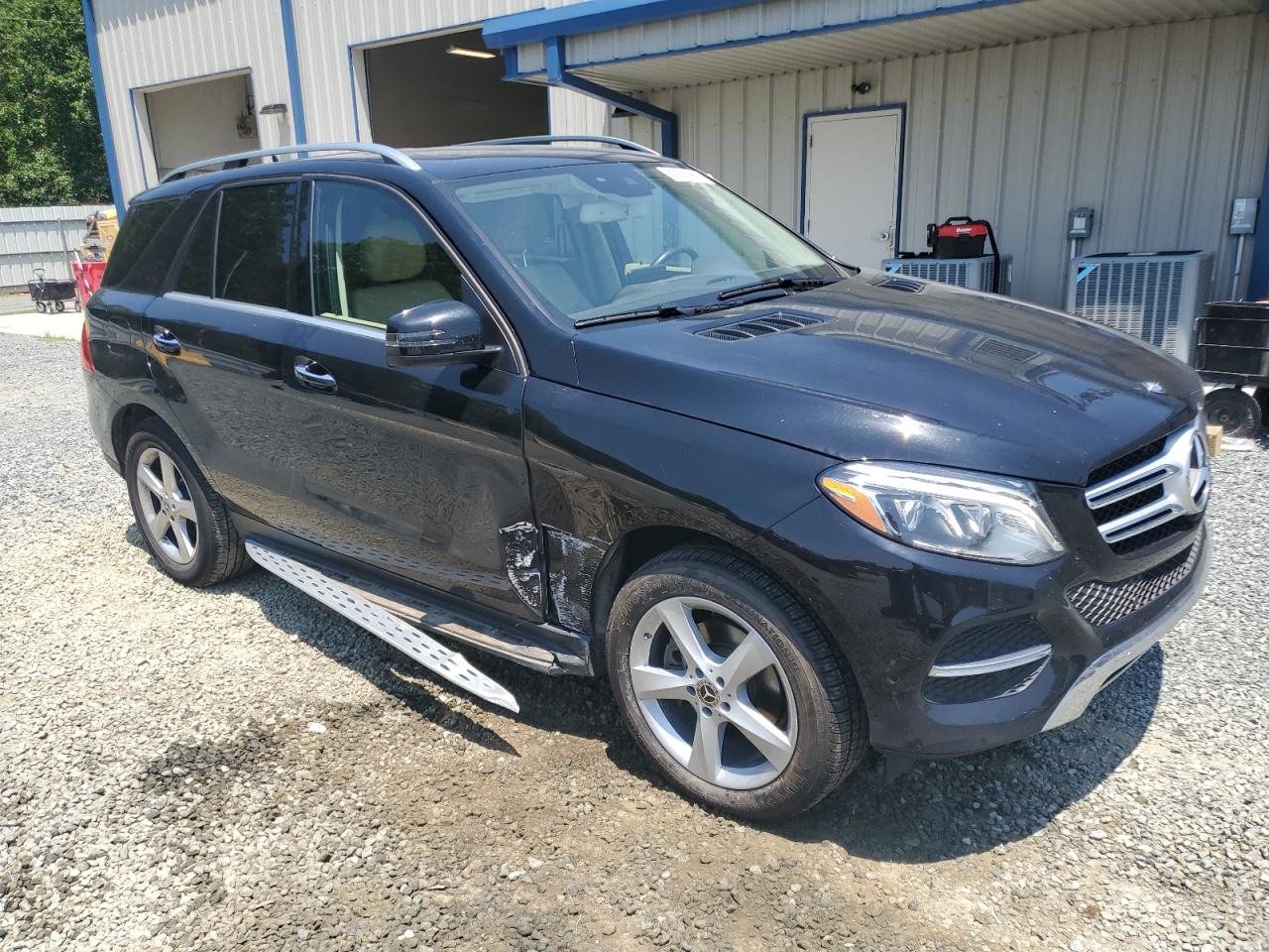 MERCEDES-BENZ GLE-CLASS 2017 VIN 4JGDA5HB9HA909860 photo 4