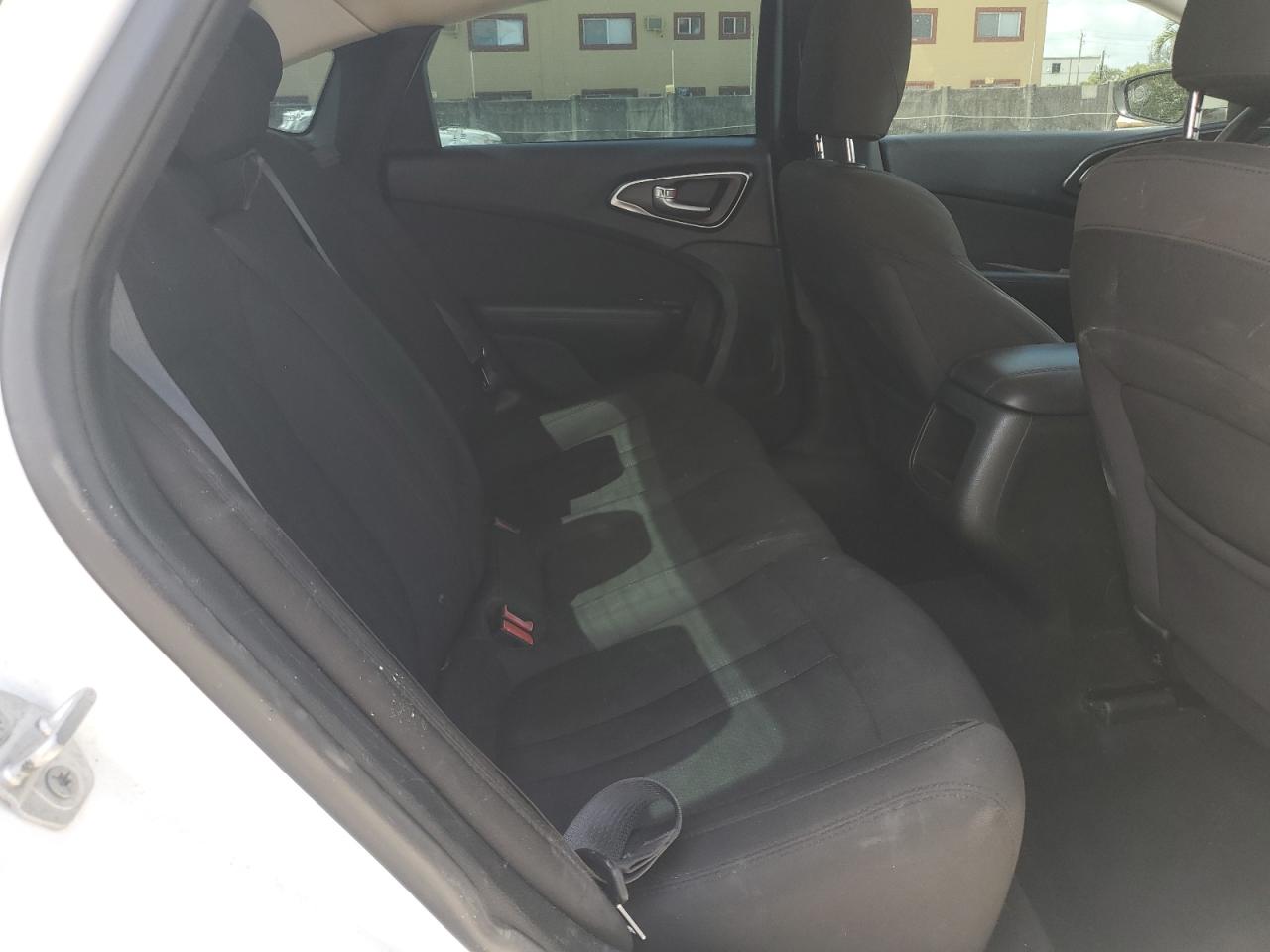 2015 Chrysler 200 Limited VIN: 1C3CCCAB6FN722689 Lot: 61449985