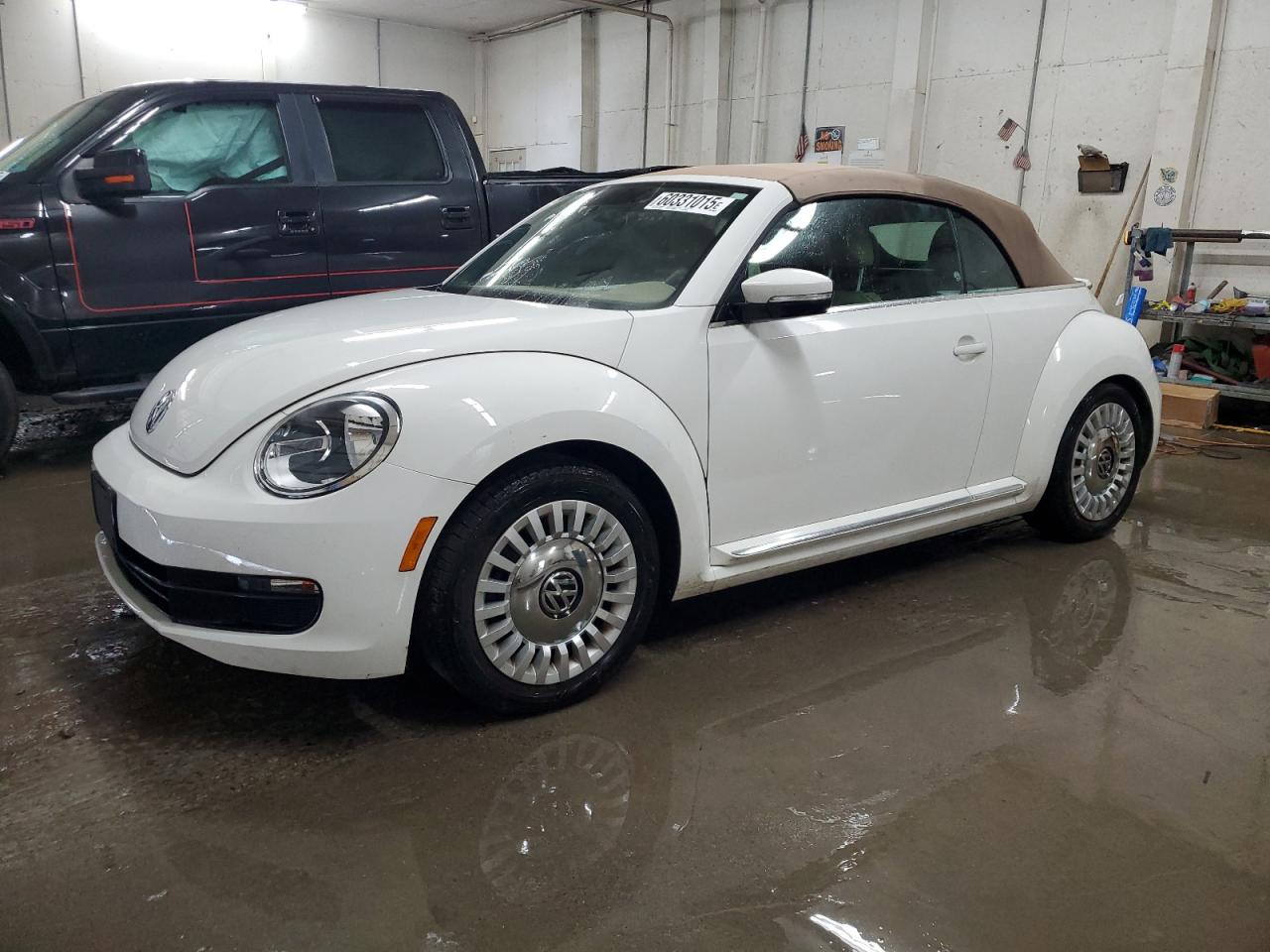 2013 Volkswagen Beetle продається в Madisonville, TN - Side