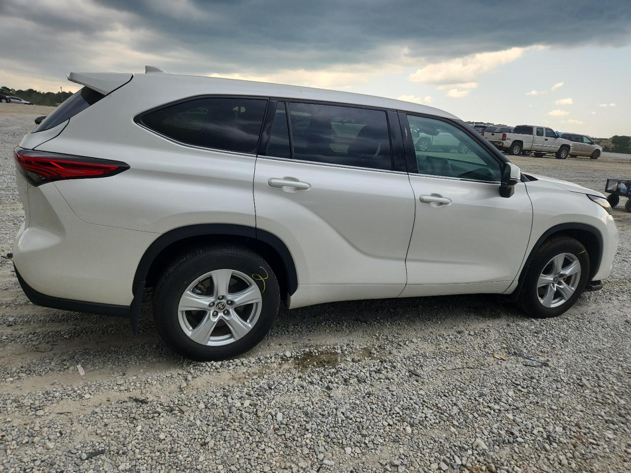 TOYOTA HIGHLANDER 2020 VIN 5TDBZRBH5LS508939 photo 3
