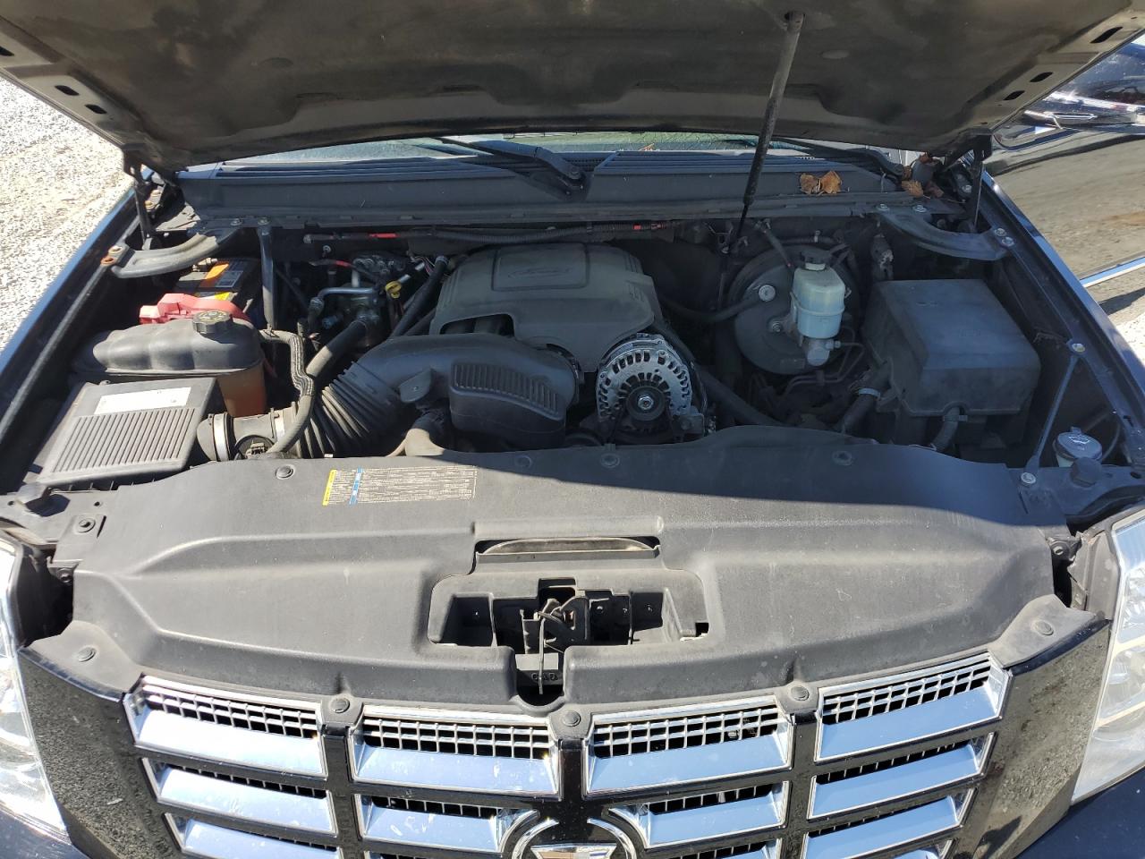 2008 Cadillac Escalade Luxury VIN: 1GYEC63868R140055 Lot: 60736535