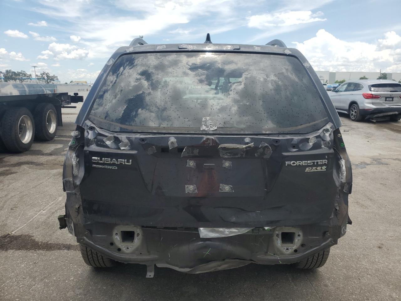 2017 Subaru Forester 2.5I Limited VIN: JF2SJAJC5HH441819 Lot: 62513115