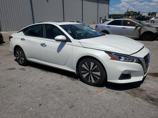  NISSAN ALTIMA 2021 Biały