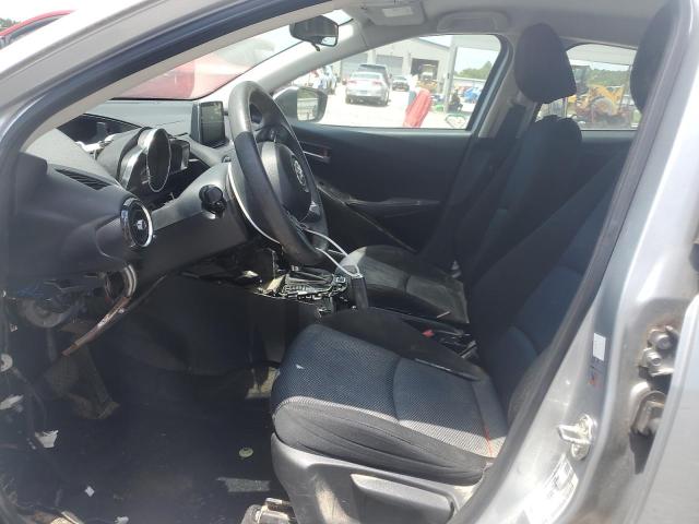  TOYOTA YARIS 2018 Srebrny