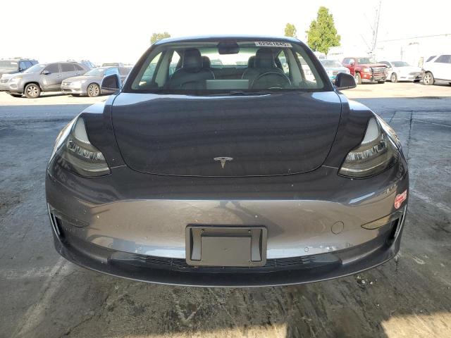  TESLA MODEL 3 2018 Серый