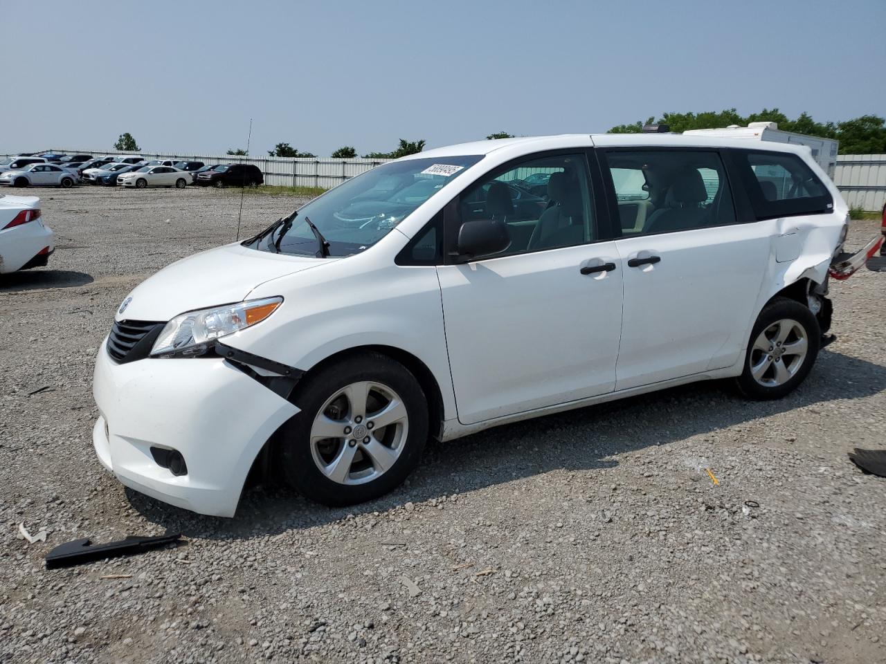 2013 Toyota Sienna იყიდება Earlington-ში, KY - Rear End