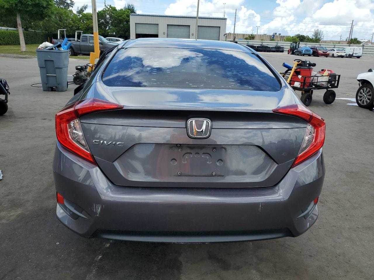2018 Honda Civic Lx VIN: 2HGFC2F51JH584889 Lot: 62275835