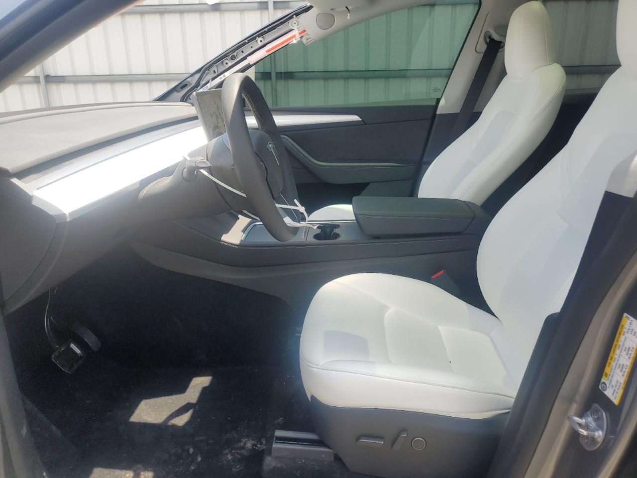 2024 Tesla Model Y VIN: 7SAYGDEE4RA332726 Lot: 61757135
