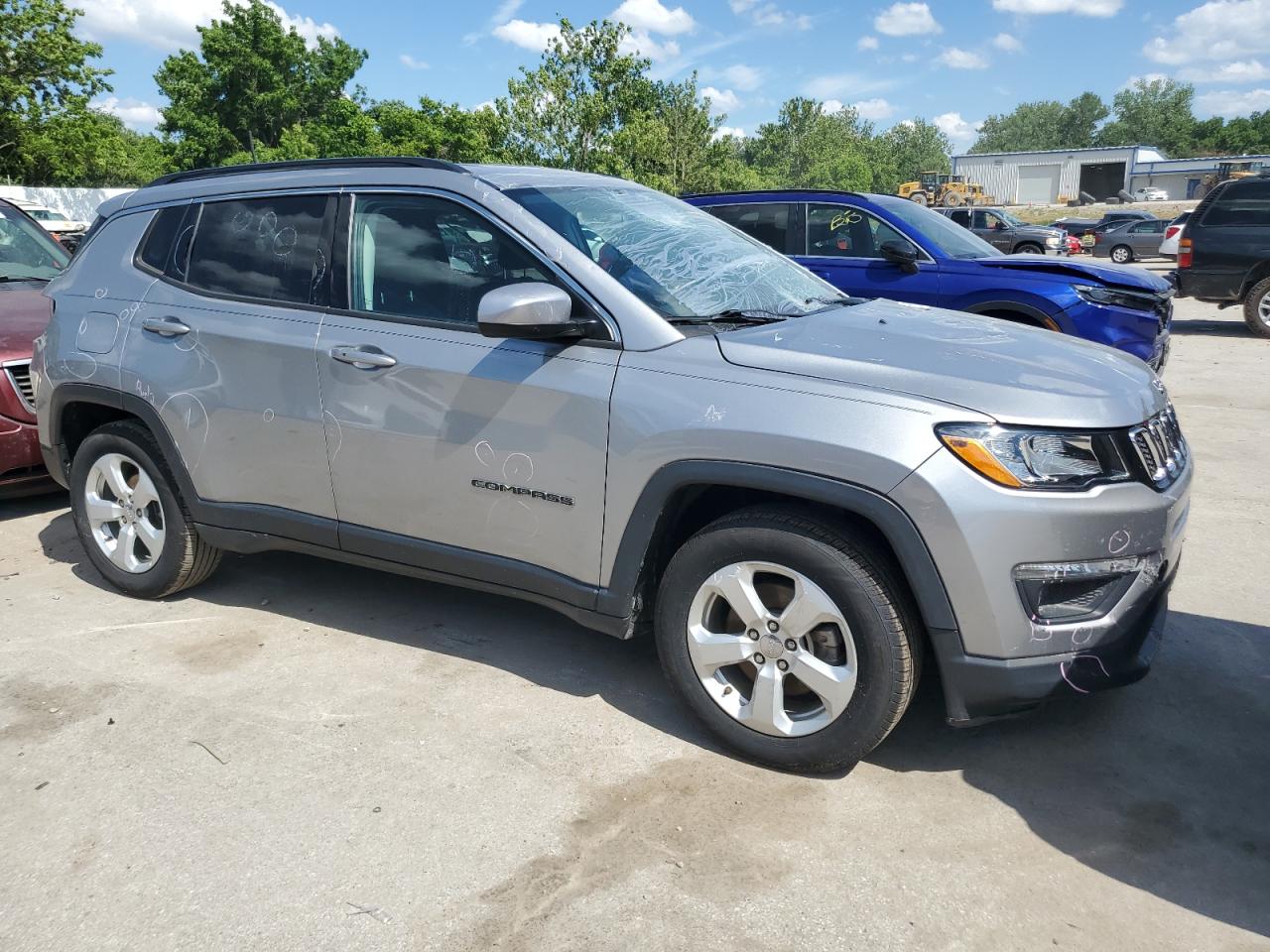 JEEP COMPASS 2018 VIN 3C4NJCBB8JT503203 photo 4