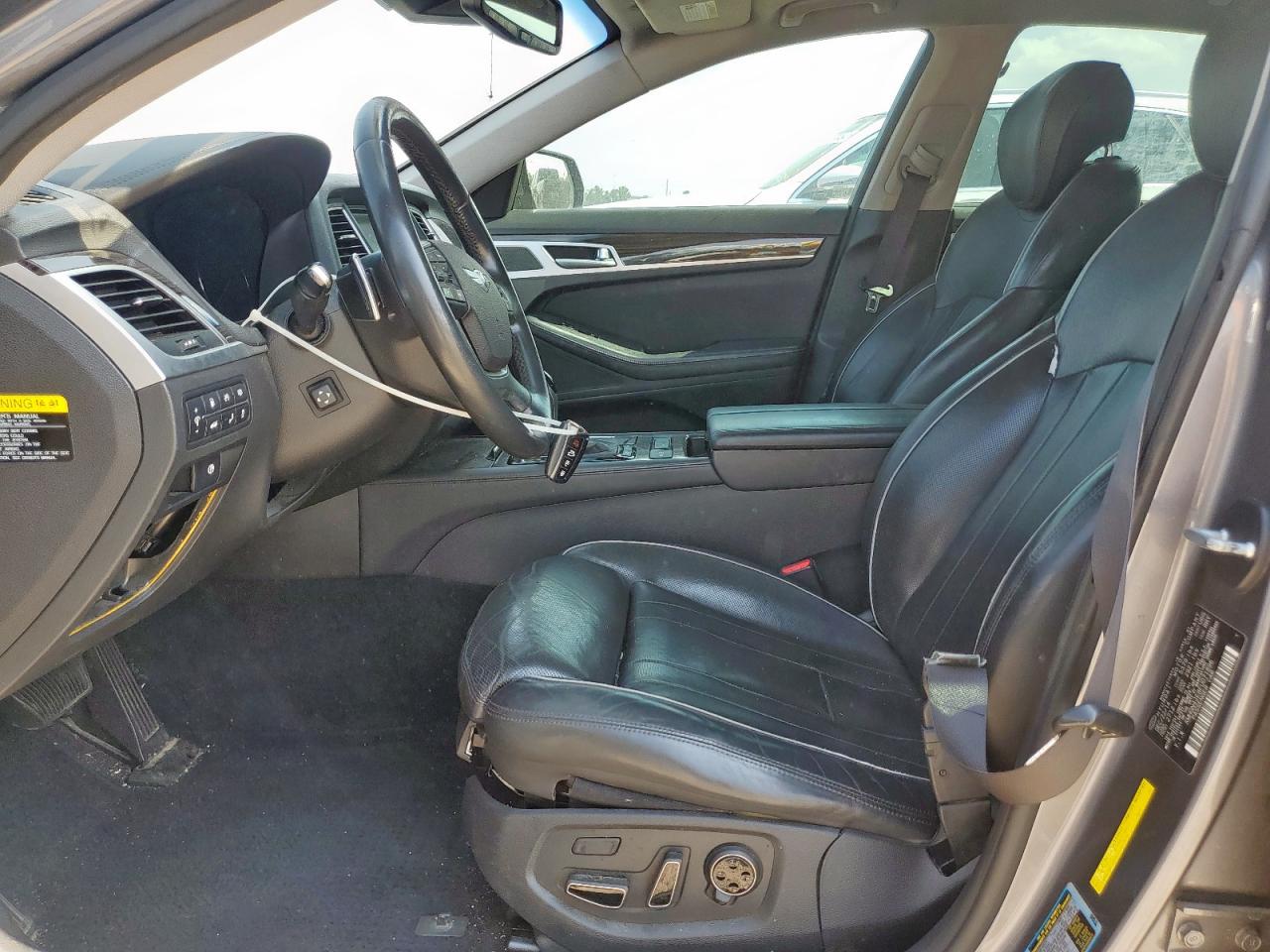 2015 Hyundai Genesis 3.8L VIN: KMHGN4JE8FU071896 Lot: 59482235
