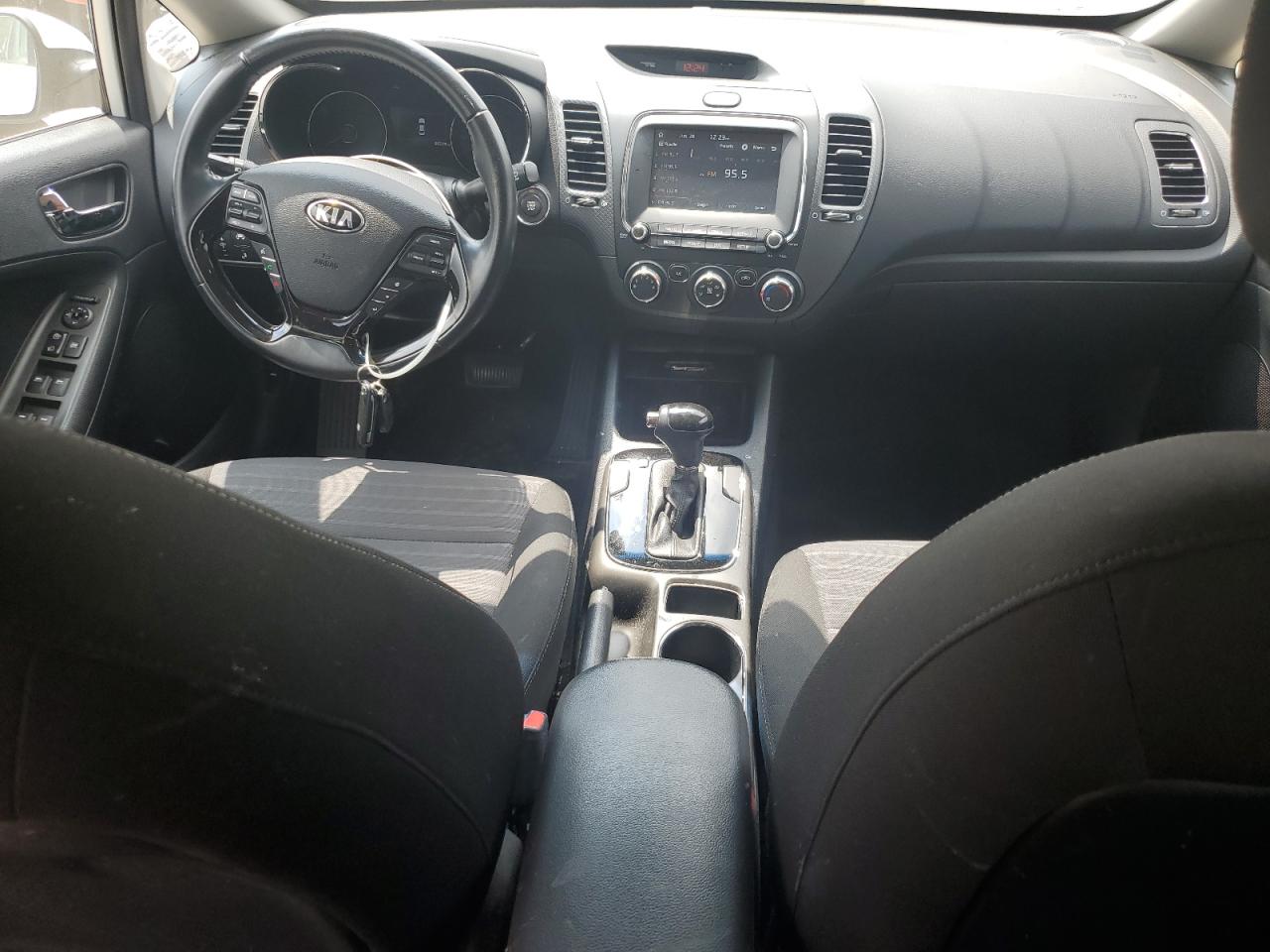 KIA FORTE 2017 VIN 3KPFL4A78HE155743 фото 8