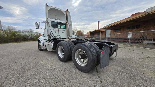 2013 PETERBILT 384   