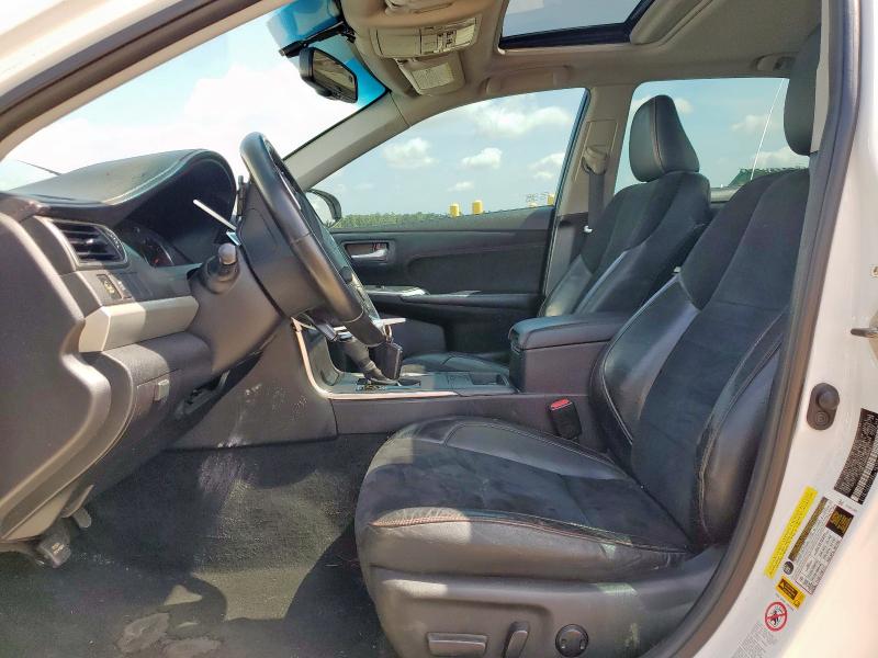  TOYOTA CAMRY 2016 Белы