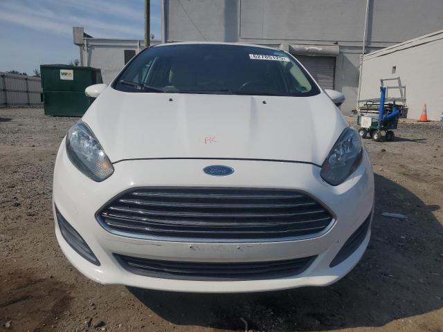 Хэтчбеки FORD FIESTA 2014 Белы