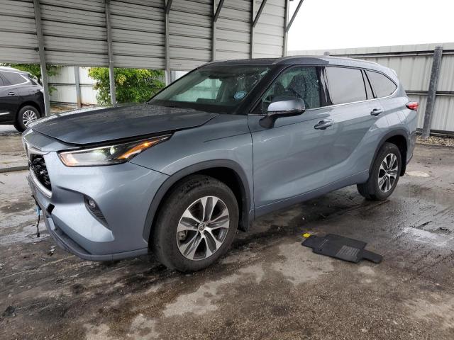  TOYOTA HIGHLANDER 2022 Srebrny