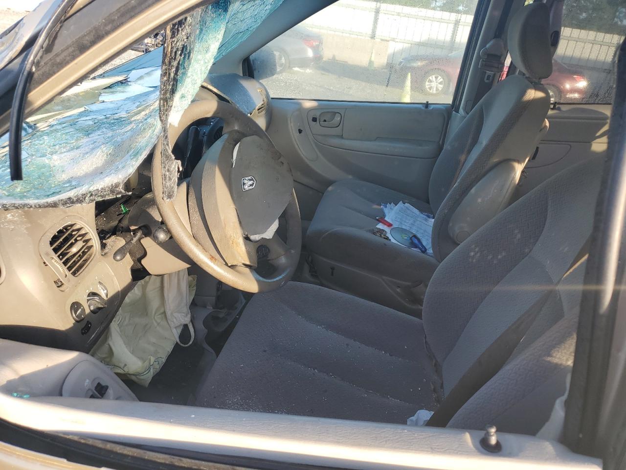 2005 Dodge Caravan Sxt VIN: 1D4GP45R15B359896 Lot: 61037375