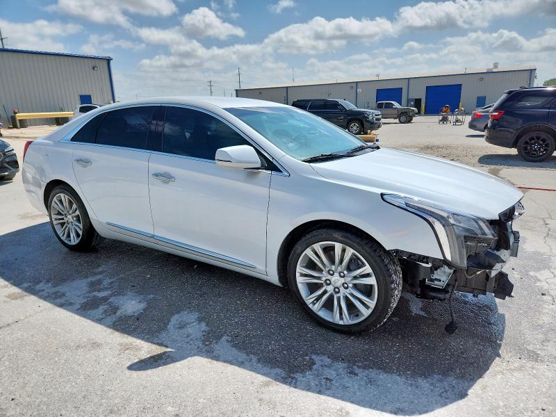  CADILLAC XTS 2018 Белы