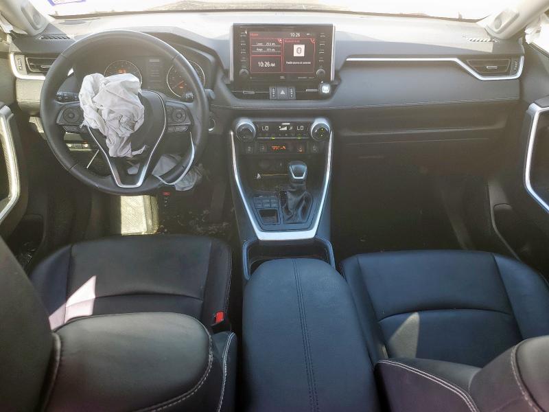  TOYOTA RAV4 2020 Srebrny