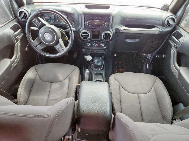 Паркетники JEEP WRANGLER 2013 Сріблястий