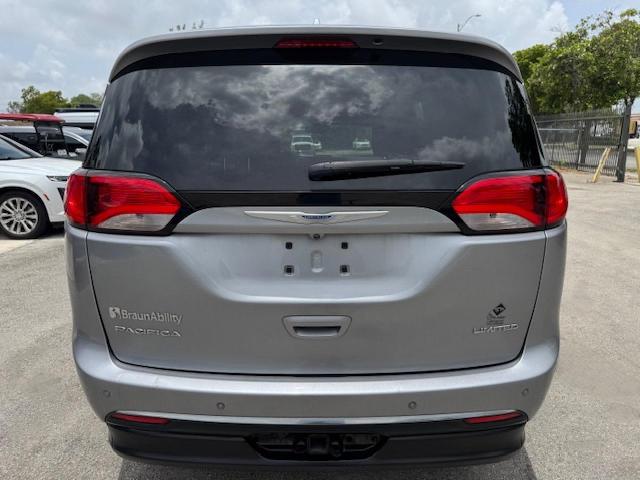  CHRYSLER PACIFICA 2019 Серый