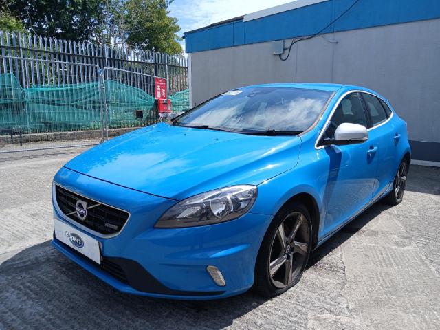 VOLVO V40 R-DESI 2015