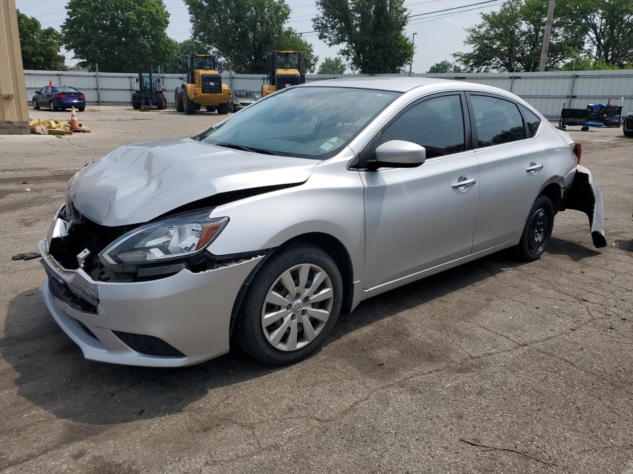 2017 Nissan Sentra S na sprzedaż w Moraine, OH - Front End