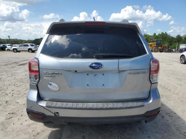  SUBARU FORESTER 2018 Srebrny
