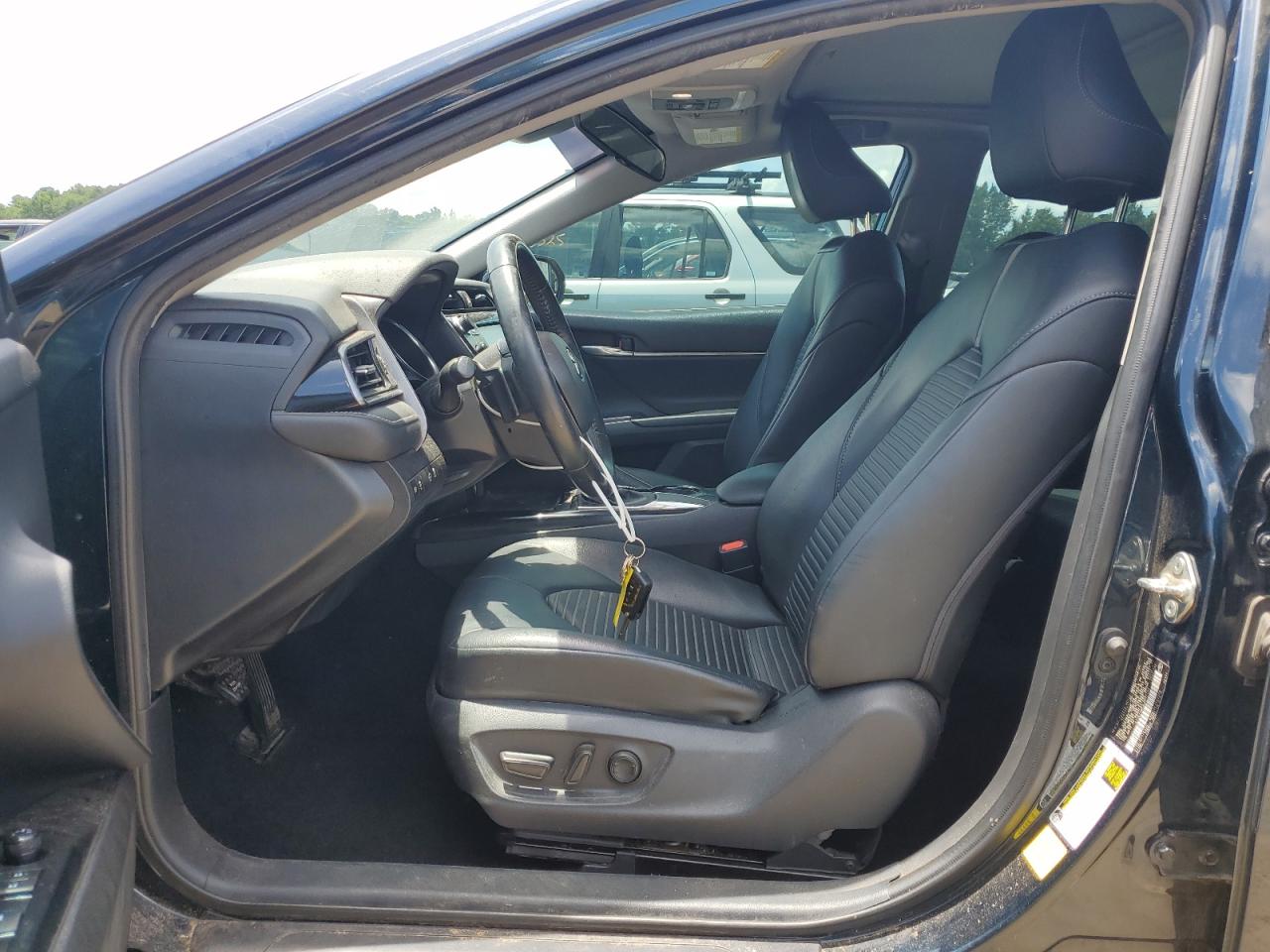 2020 Toyota Camry Se VIN: 4T1G11AK3LU987008 Lot: 62704595
