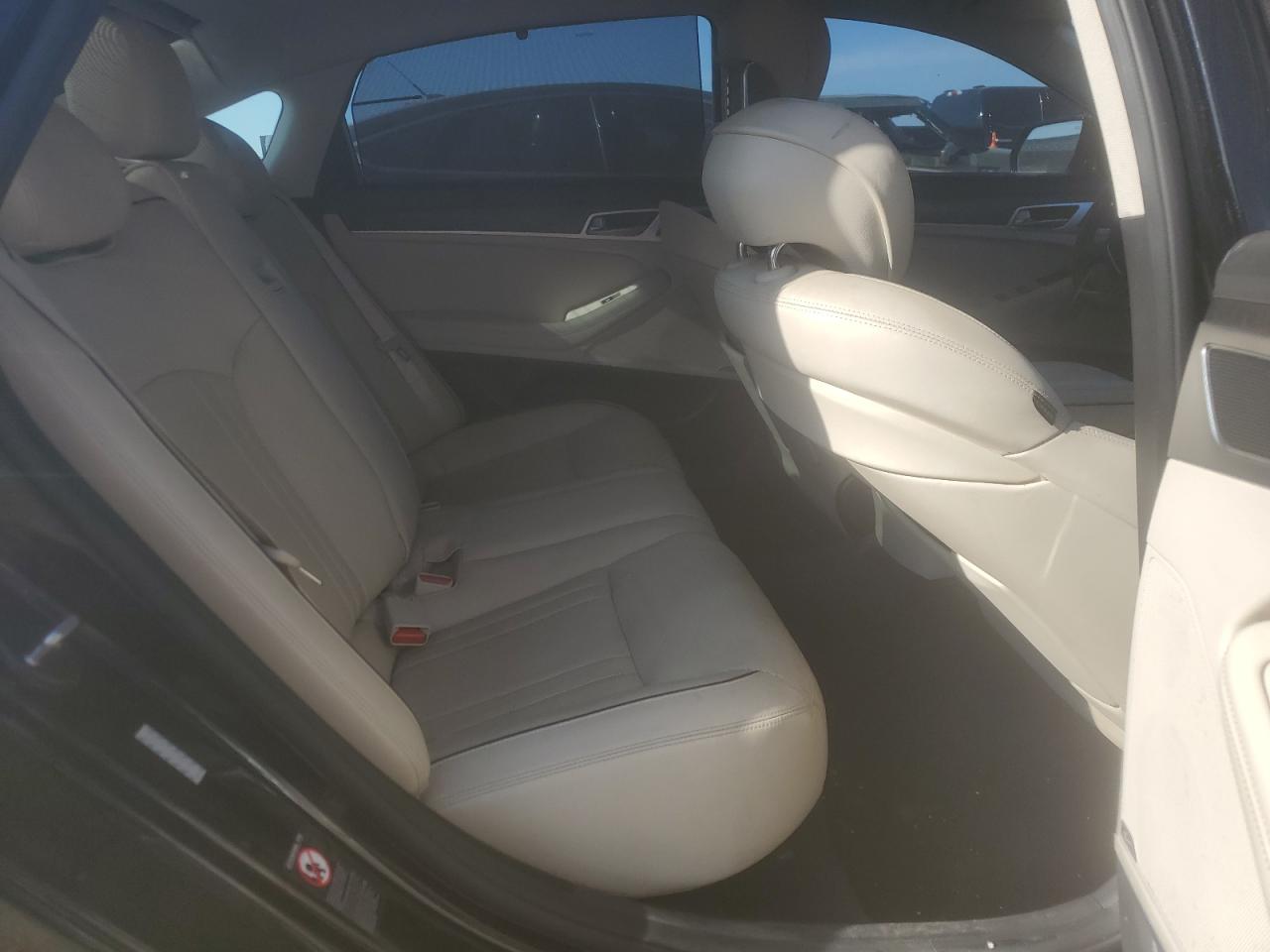 2015 Hyundai Genesis 3.8L VIN: KMHGN4JE3FU094180 Lot: 60711175
