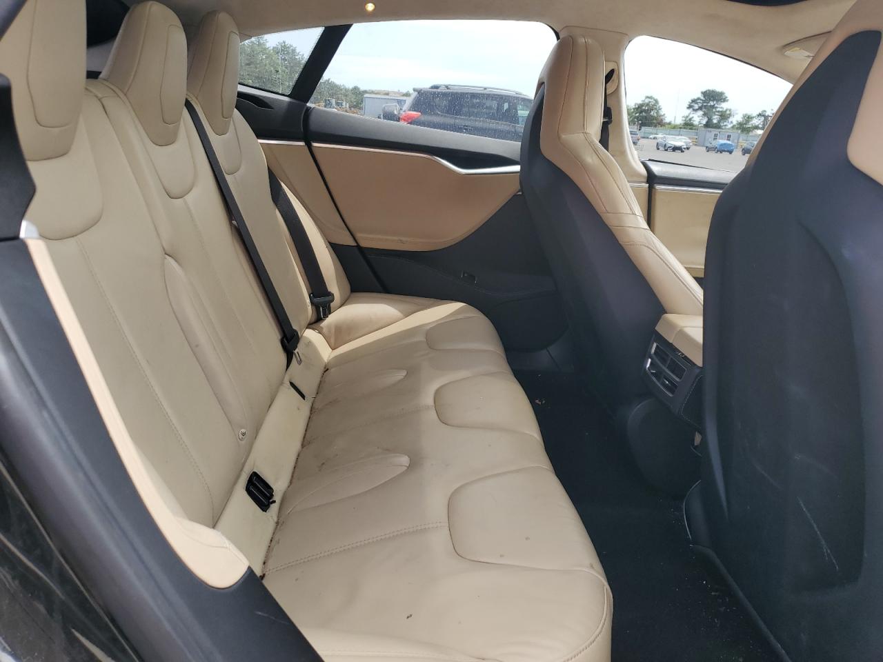 2015 Tesla Model S VIN: 5YJSA1E13FF111052 Lot: 62721725