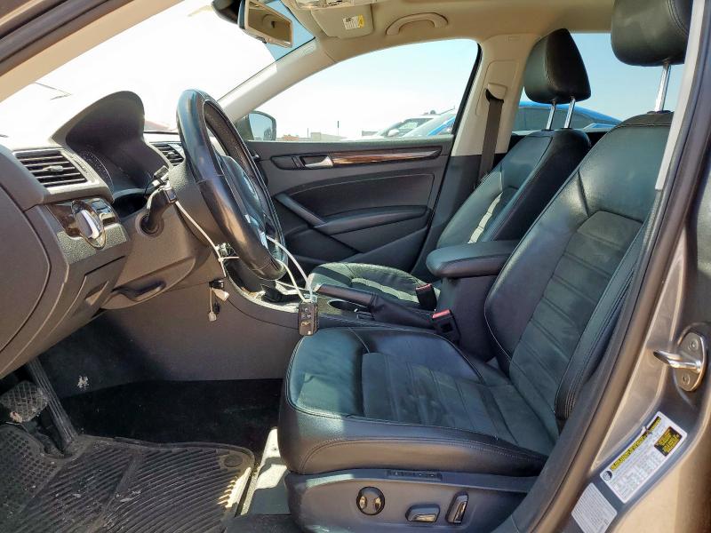  VOLKSWAGEN PASSAT 2015 Серый