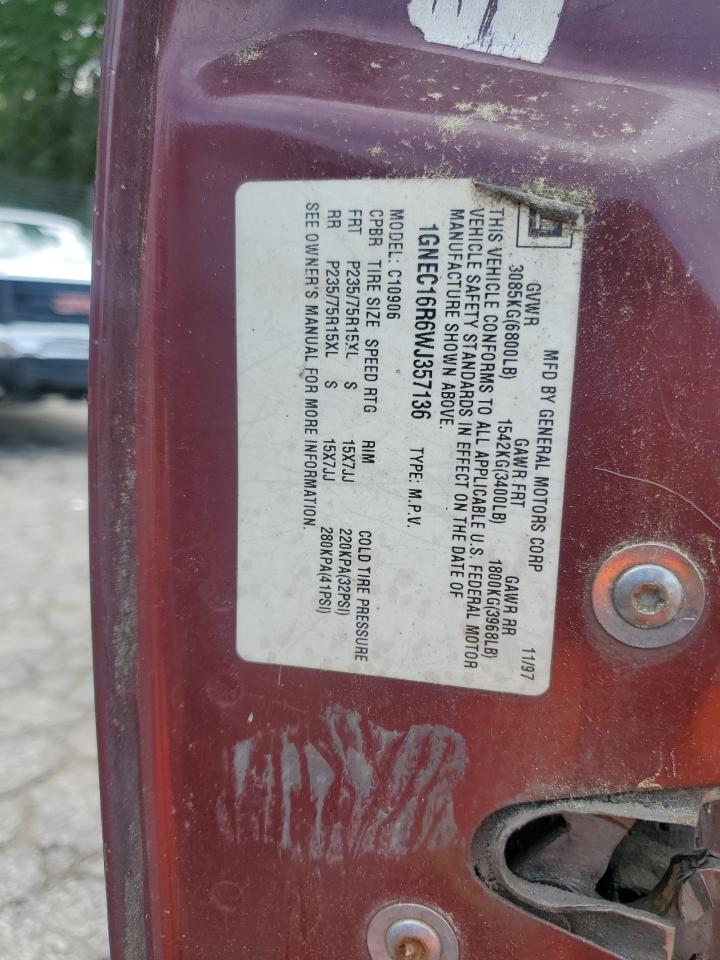 1998 Chevrolet Suburban C1500 VIN: 1GNEC16R6WJ357136 Lot: 62788285