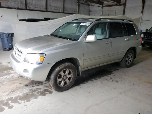 2004 Toyota Highlander   