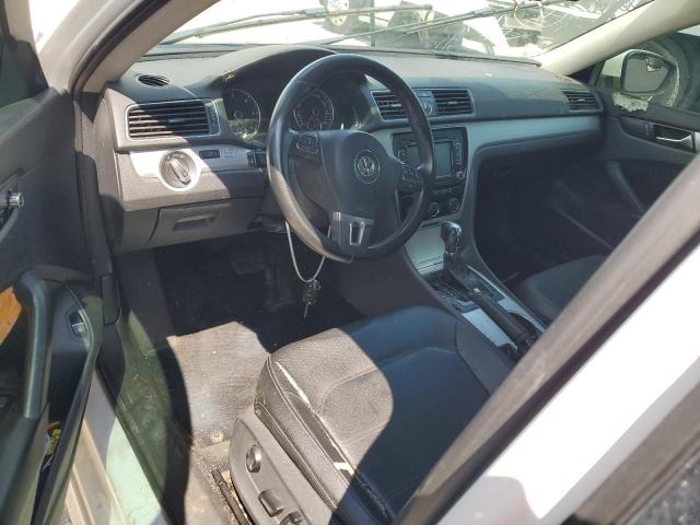 Sedans VOLKSWAGEN PASSAT 2013 White
