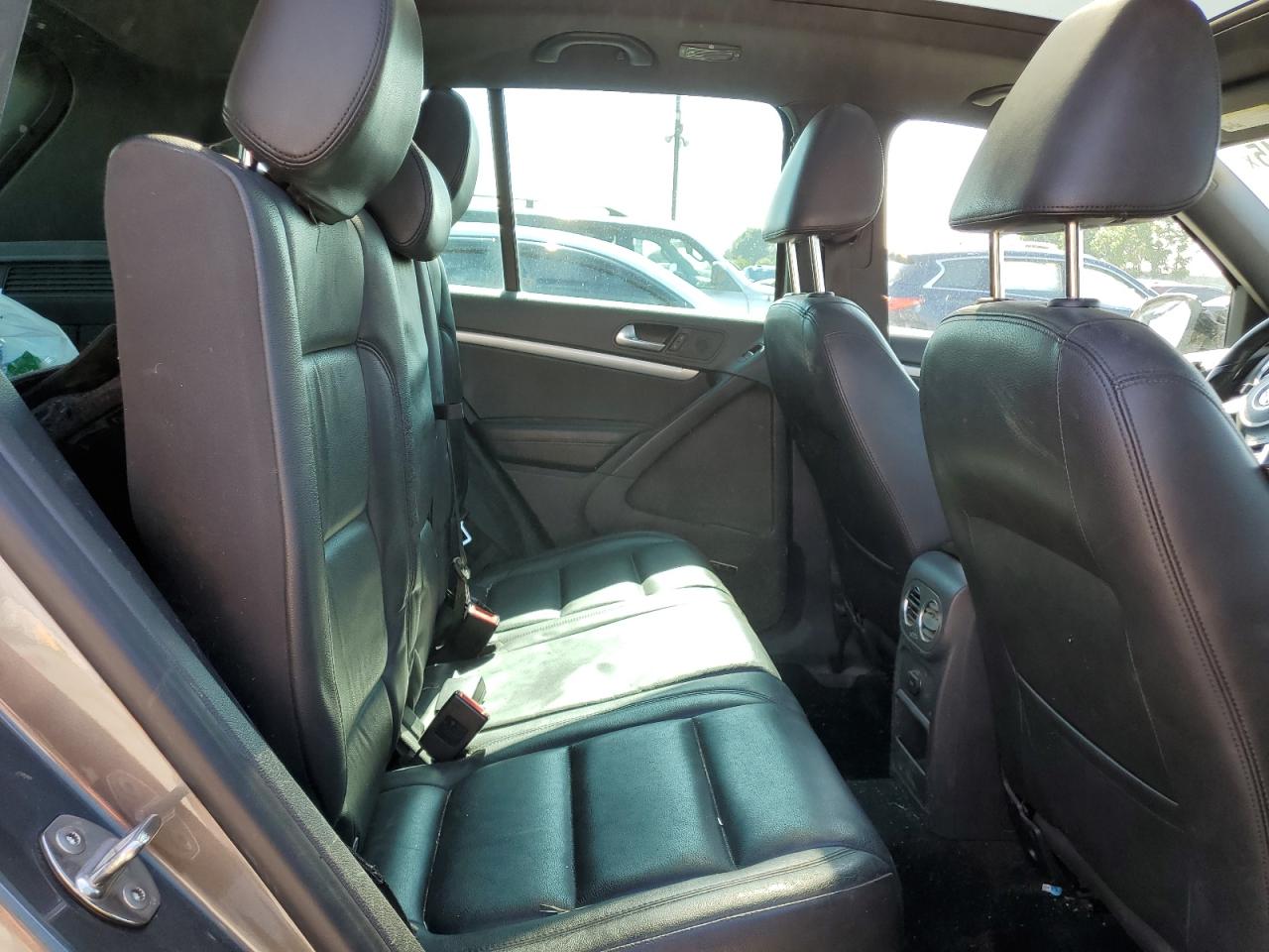 2014 Volkswagen Tiguan S VIN: WVGAV3AX8EW009418 Lot: 61044445