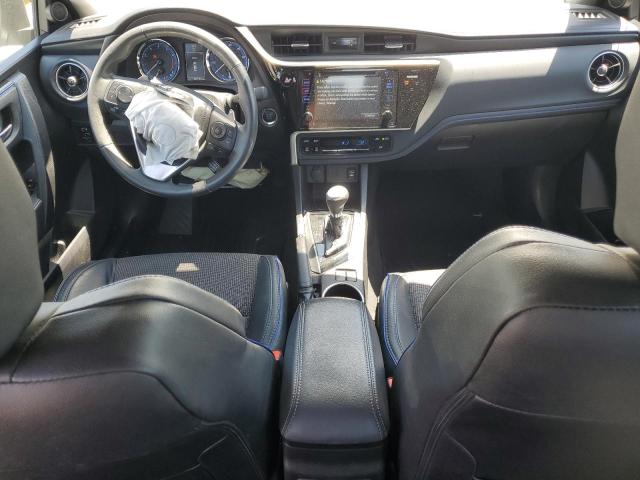  TOYOTA COROLLA 2017 Srebrny