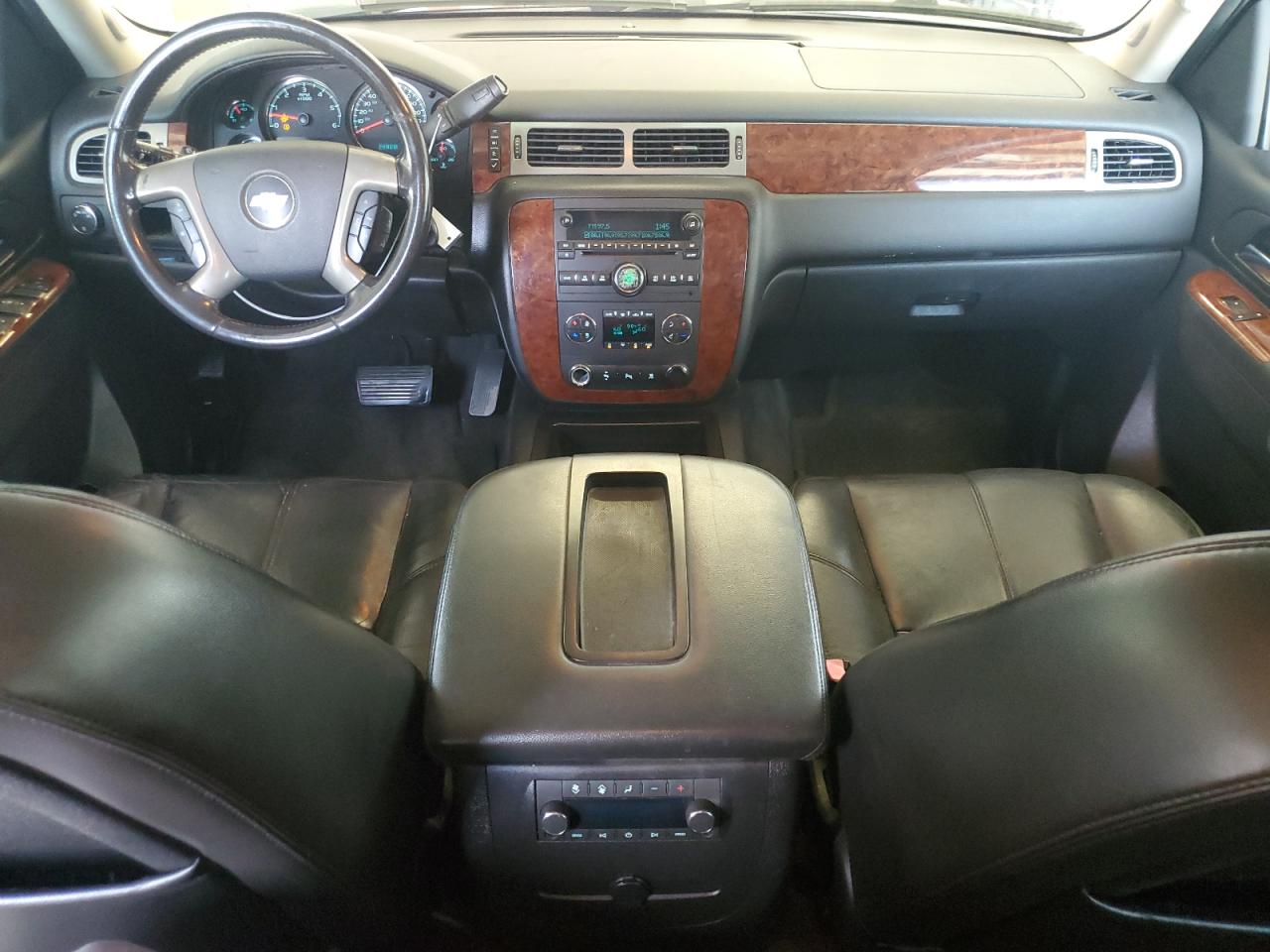 2011 Chevrolet Suburban C1500 Lt VIN: 1GNSCJE05BR387102 Lot: 62515875