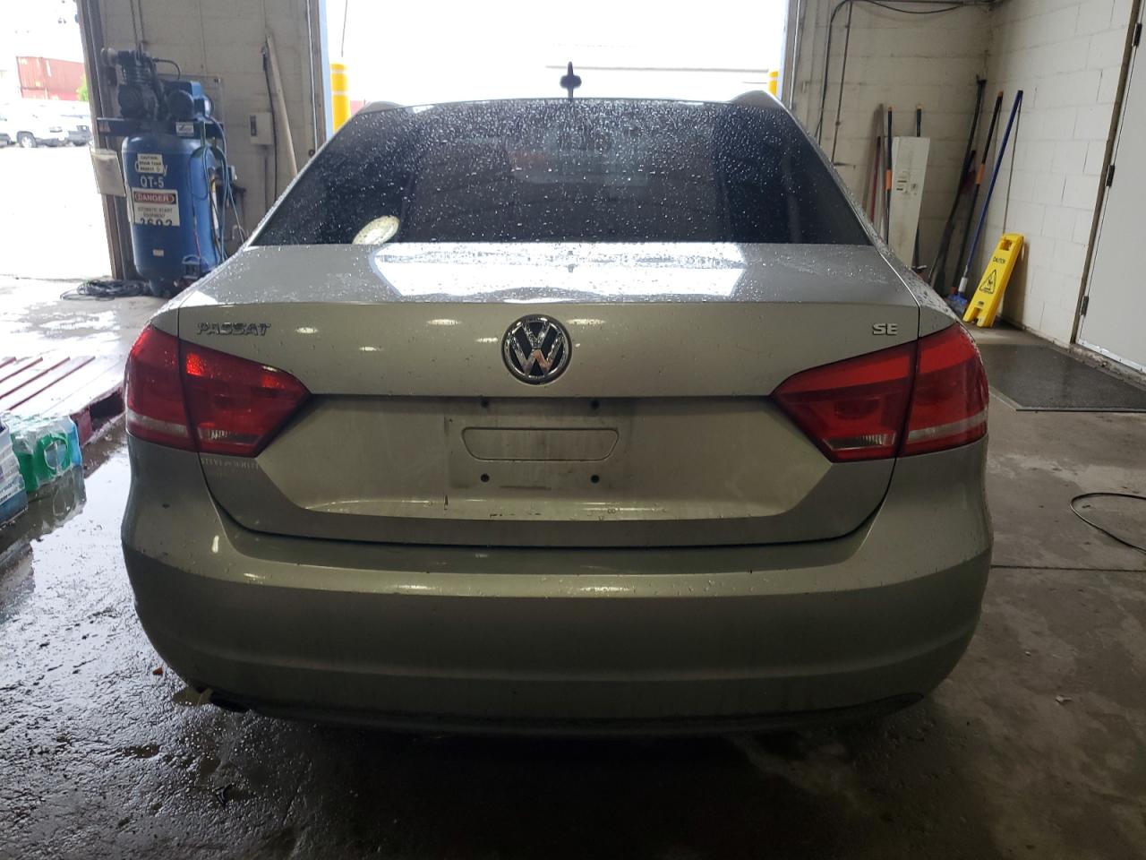 VOLKSWAGEN PASSAT 2012 VIN 1VWBH7A30CC030229 zdjęcie 6