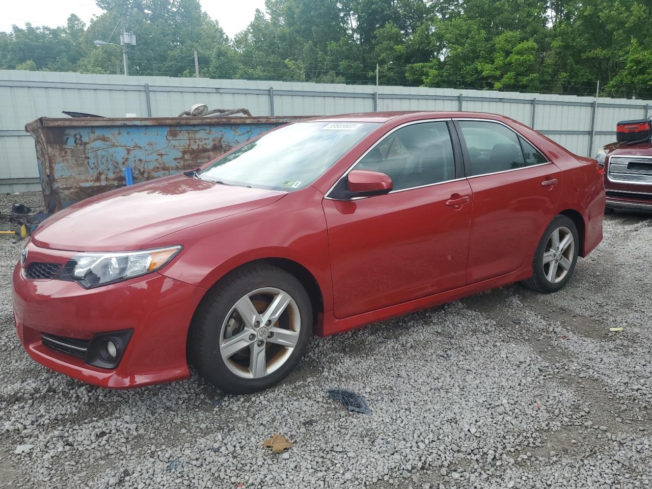 2012 Toyota Camry Base на продаже в Hurricane, WV - Minor Dent/Scratches