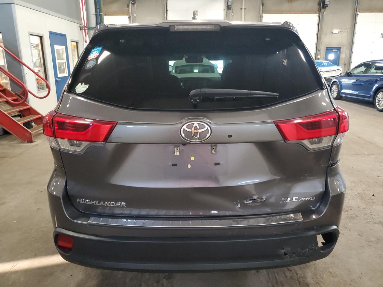 2019 Toyota Highlander Se VIN: 5TDJZRFH0KS598991 Lot: 62814595