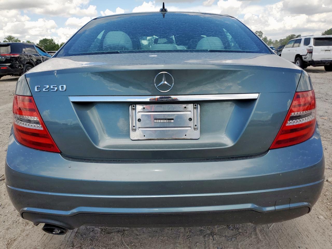 2012 Mercedes-Benz C 250 VIN: WDDGF4HBXCA604105 Lot: 62192295