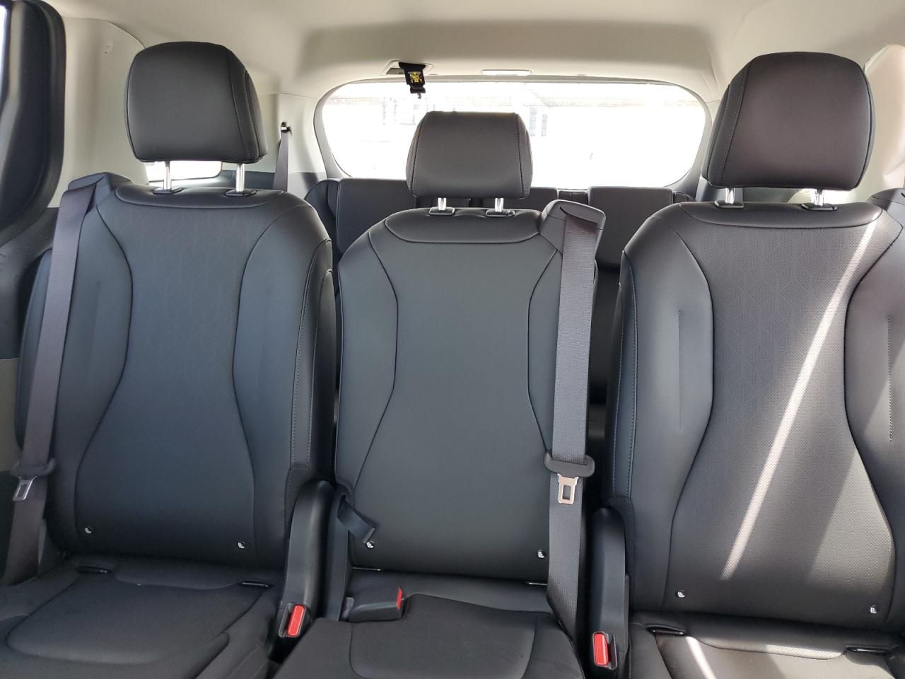 2025 Kia Carnival Lx VIN: KNDNB5K33S6522383 Lot: 61467685
