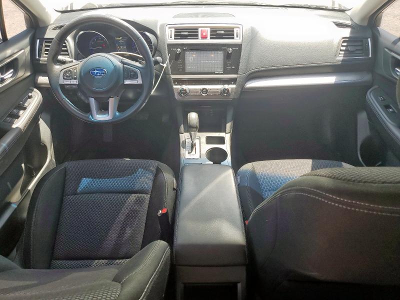  SUBARU OUTBACK 2015 Srebrny