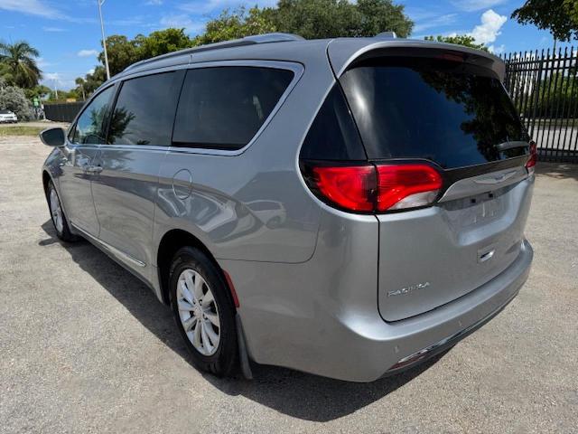  CHRYSLER PACIFICA 2019 Srebrny