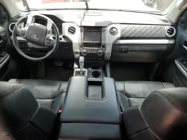 TOYOTA TUNDRA 2018 Srebrny